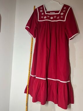 Go Softly Patio Embroidered Winkle Resistent Red Lounge Dress Women size medium